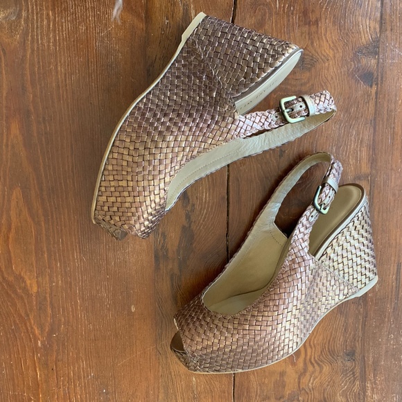 NWOT Stuart Weitzman Braided Wedges, 38 1/2, 8.5